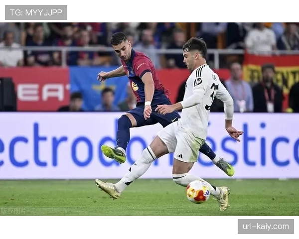 皇马赛前训练重点演练定位球防守,应对巴萨高空威胁 皇马赛前训练重点演练定位球防守,应对巴萨高空威胁